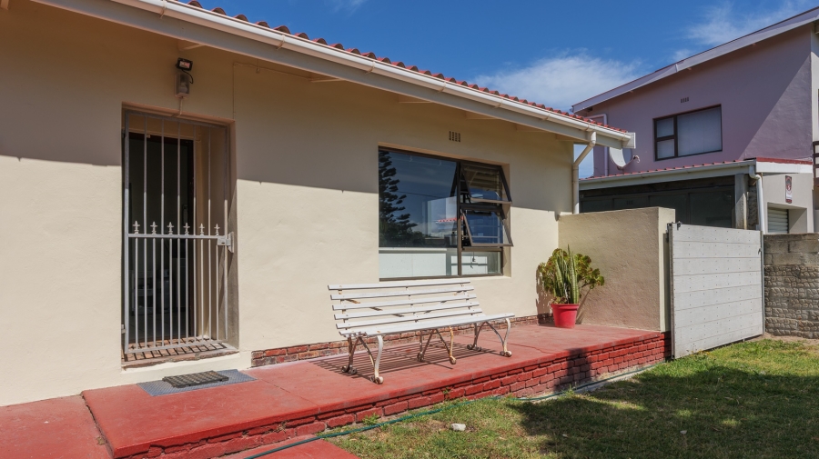 5 Bedroom Property for Sale in Struisbaai Western Cape